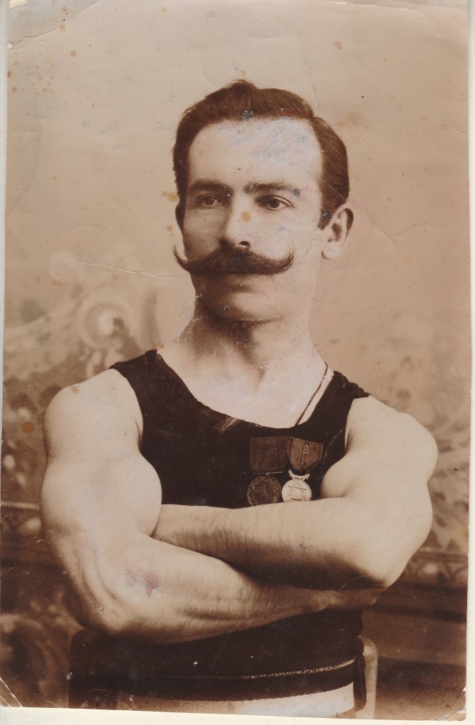 Namık Kemal'in torunu, Ali Ekrem Bolayır'ın oğlu Cezmi