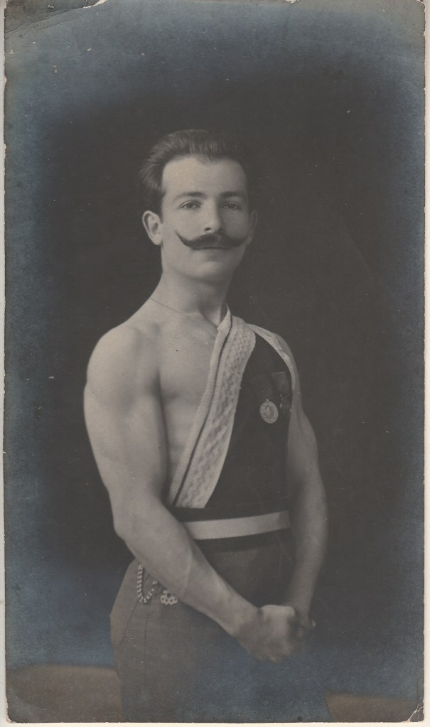 Namık Kemal'in torunu, Ali Ekrem Bolayır'ın oğlu Cezmi